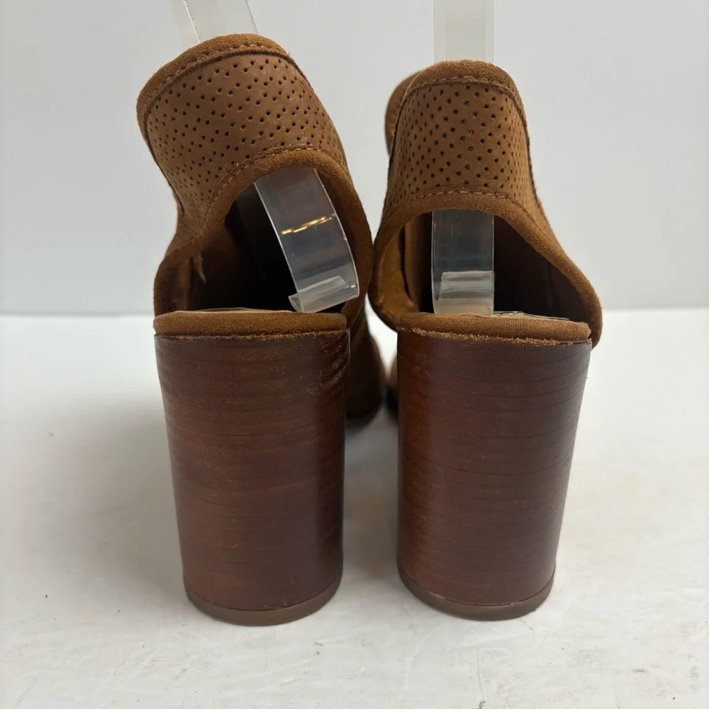 Steve Madden Cody Brown Tan Perforated Peep Toe Booties Heeled Women’s Size 8
